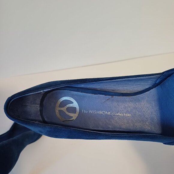 The Wishbone Collection Royal Blue Suede Pumps Heels Size 6.5 M - Picture 8 of 8